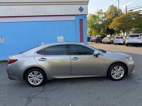 Used 2015 Lexus ES 350 w/ Premium Package FWD image 8