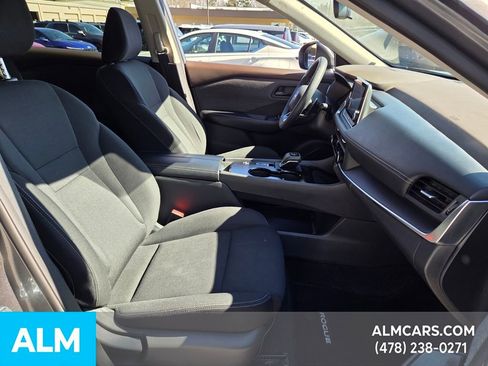 Used 2023 Nissan Rogue S image 16