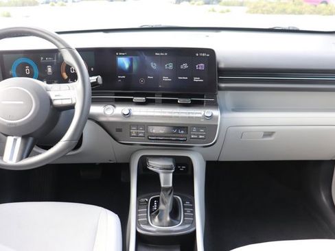 Used 2025 Hyundai Kona SEL image 13