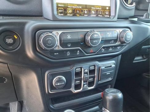 Used 2023 Jeep Gladiator Overland AWD/4WD image 24