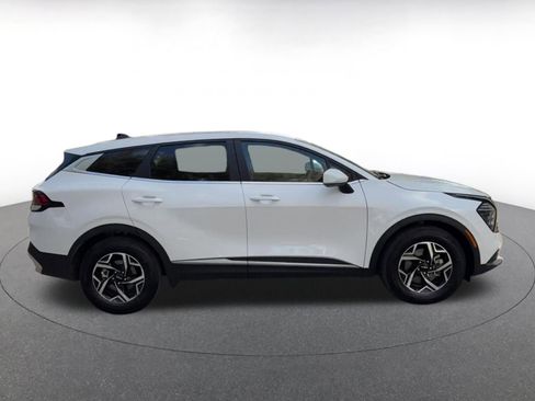 Used 2025 Kia Sportage LX image 16