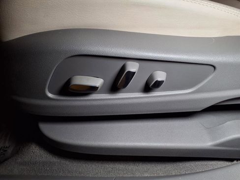 Certified 2025 Cadillac XT5 Premium Luxury image 13