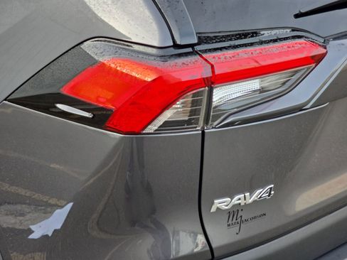 Used 2024 Toyota RAV4 XLE image 40
