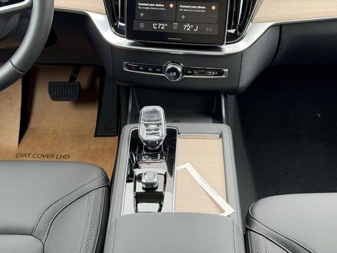 New 2026 Volvo XC90 T8 Plus w/ Protection Package AWD/4WD image 8