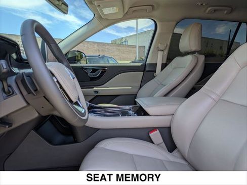 Certified 2023 Lincoln Aviator AWD w/ Class IV Trailer Tow Package image 20