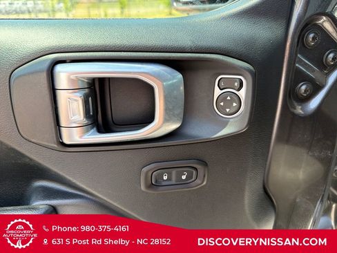 Used 2018 Jeep Wrangler Unlimited Sport S AWD/4WD image 11