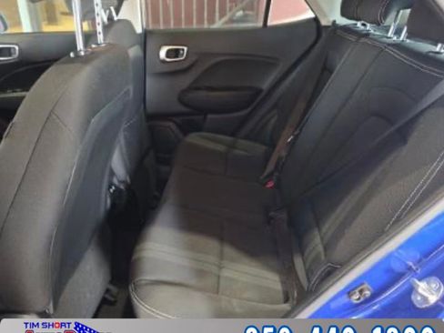 Used 2024 Hyundai Venue SEL image 5