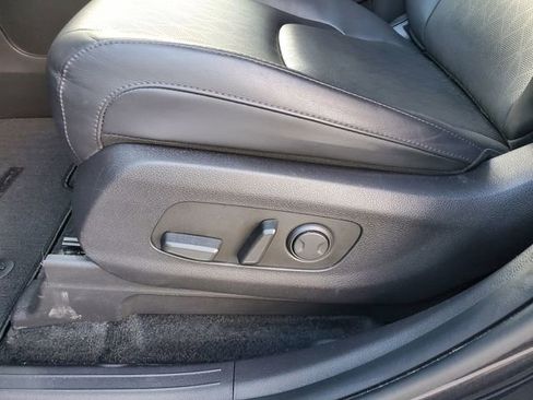 Used 2024 Kia Carnival LX image 15