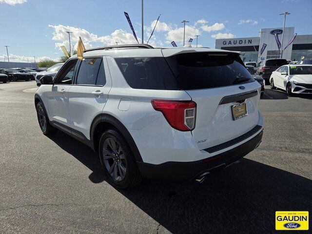 Certified 2023 Ford Explorer XLT w/ Equipment Group 202A RWD image 5