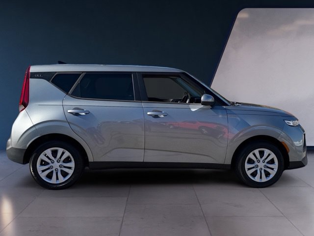Certified 2022 Kia Soul LX FWD image 5