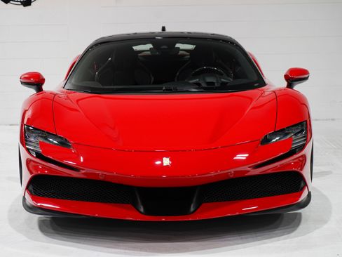 Used 2022 Ferrari SF90 Stradale AWD/4WD image 5