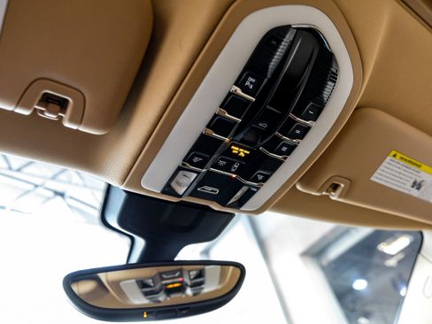 Used 2015 Porsche Panamera S w/ Premium Package Plus image 29