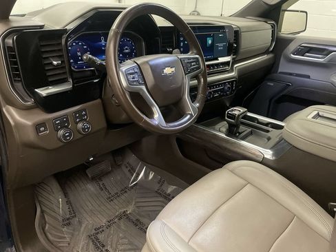 Used 2022 Chevrolet Silverado 1500 LTZ AWD/4WD image 4