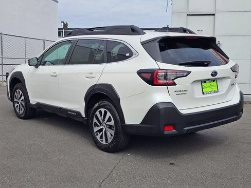 Used 2024 Subaru Outback Premium AWD/4WD image 5