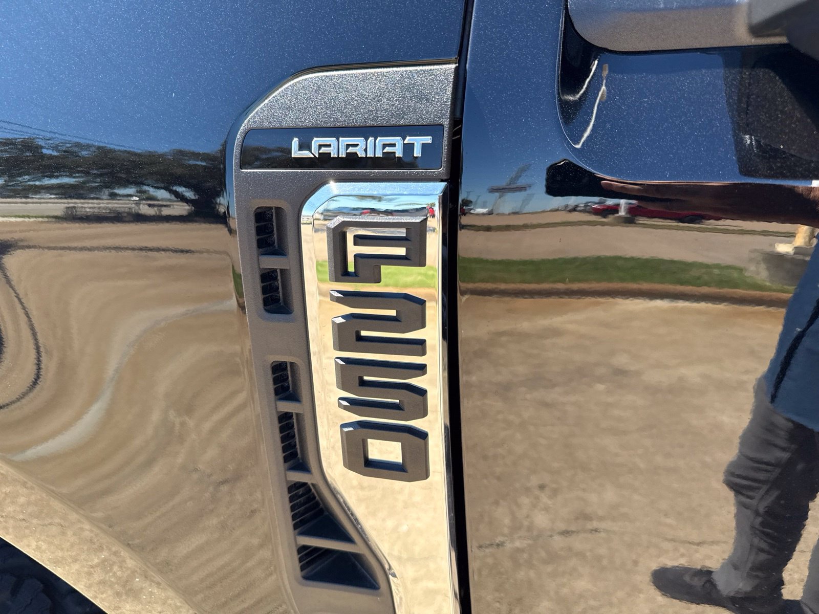 Used 2026 Ford F250 Lariat w/ Tremor Off-Road Package AWD/4WD image 13