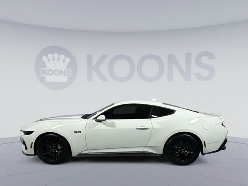 Used 2025 Ford Mustang GT RWD image 2