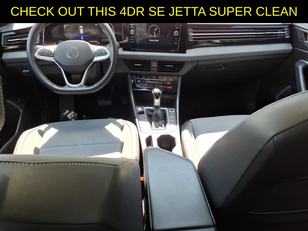 Used 2025 Volkswagen Jetta SE FWD image 10