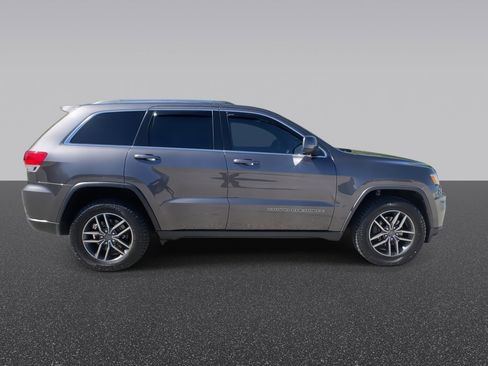 Used 2019 Jeep Grand Cherokee Laredo w/ Laredo X Package AWD/4WD image 10