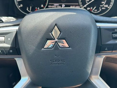 Used 2025 Mitsubishi Outlander SE FWD image 37
