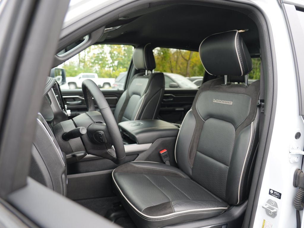 Used 2025 RAM 1500 Laramie AWD/4WD image 12