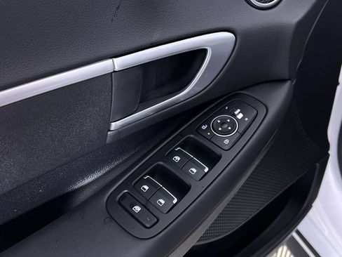 Used 2025 Hyundai Sonata SE image 15