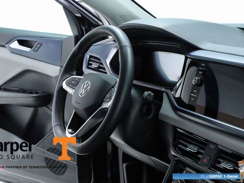 Used 2023 Volkswagen Taos SE w/ Panoramic Sunroof Package FWD image 33