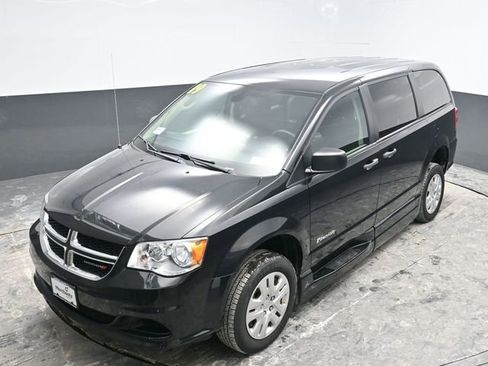 Used 2019 Dodge Grand Caravan SE image 26