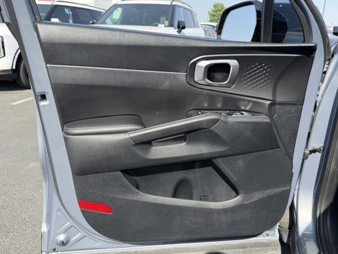Certified 2022 Kia Sorento S w/ Panoramic Sunroof Package FWD image 13