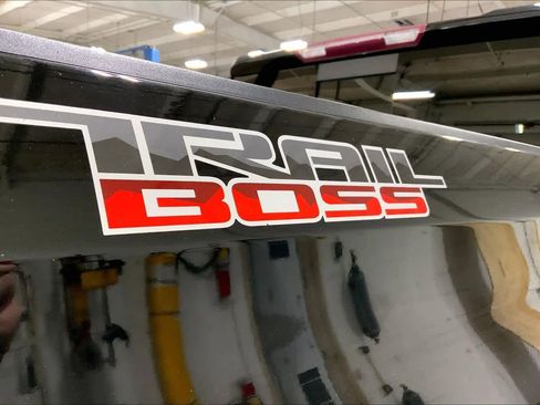 Used 2021 Chevrolet Silverado 1500 LT Trail Boss w/ Convenience Package II image 10