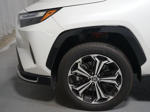 Used 2025 Toyota RAV4 XSE w/ Premium Package AWD/4WD image 5