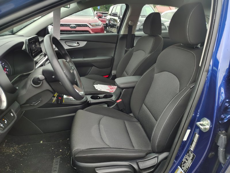 Used 2024 Kia Forte LXS w/ LXS Technology Package FWD image 10