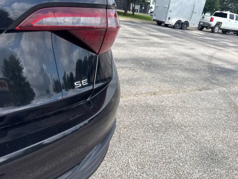 Used 2024 Volkswagen Jetta SE FWD image 4