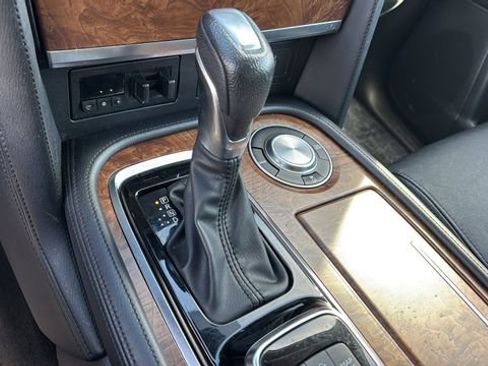 Used 2023 Nissan Armada SL image 30