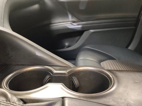 Used 2021 Toyota Camry SE image 26