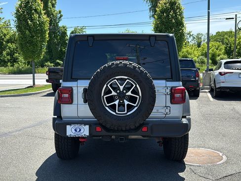 Used 2024 Jeep Wrangler Unlimited Rubicon AWD/4WD image 7