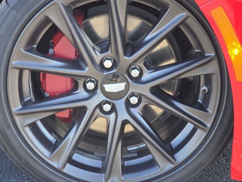 Used 2021 Cadillac CT4 V w/ Technology Package RWD image 12