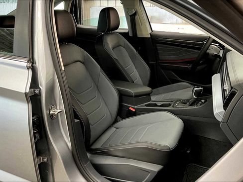 New 2025 Volkswagen Jetta SEL image 28