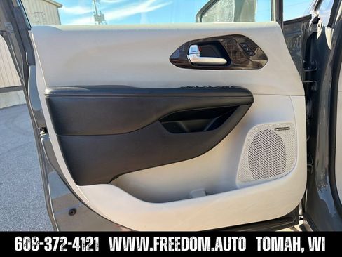 Used 2021 Chrysler Pacifica Limited w/ Premium & Safety Sphere Group AWD/4WD image 10