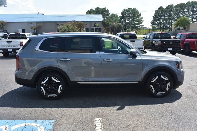 Used 2025 Kia Telluride S FWD image 4
