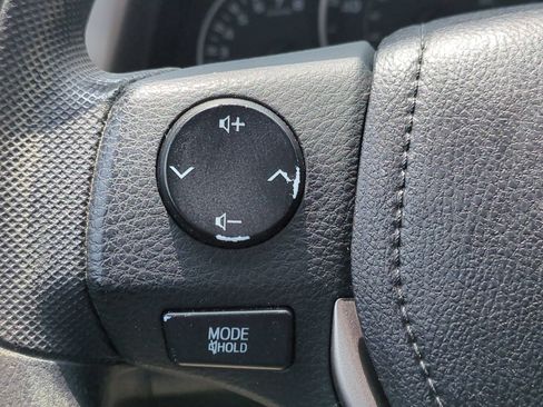 Used 2016 Toyota RAV4 LE FWD image 16