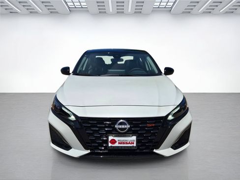 New 2026 Nissan Altima 2.5 SR FWD image 2