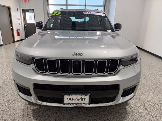 Used 2023 Jeep Grand Cherokee L Limited AWD/4WD image 7