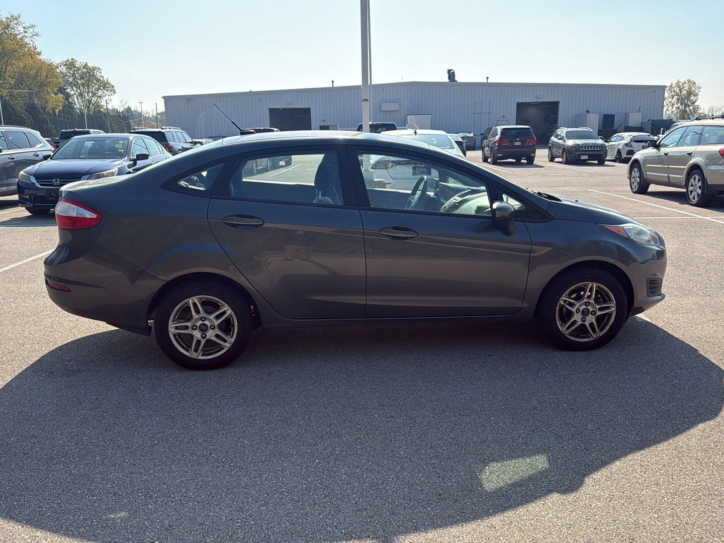 Used 2017 Ford Fiesta SE FWD image 17