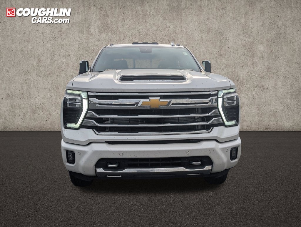 Used 2025 Chevrolet Silverado 3500 High Country w/ High Country Premium Package AWD/4WD image 2