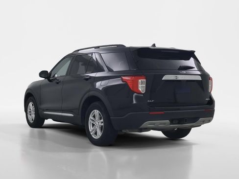 Used 2021 Ford Explorer XLT w/ Equipment Group 202A AWD/4WD image 5