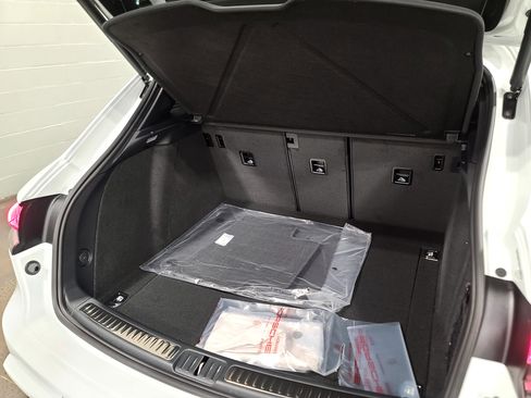 New 2026 Porsche Macan GTS image 31