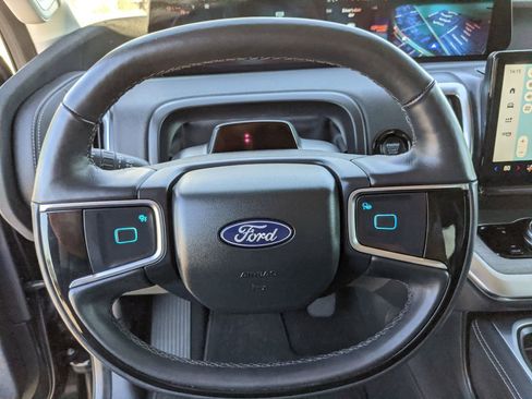 Certified 2025 Ford Expedition Platinum image 34