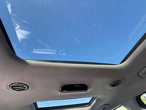 Used 2024 Kia EV9 Wind image 21