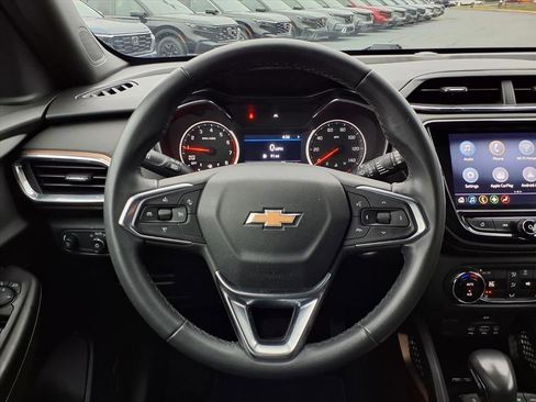 Used 2021 Chevrolet TrailBlazer ACTIV w/ Technology Package image 14