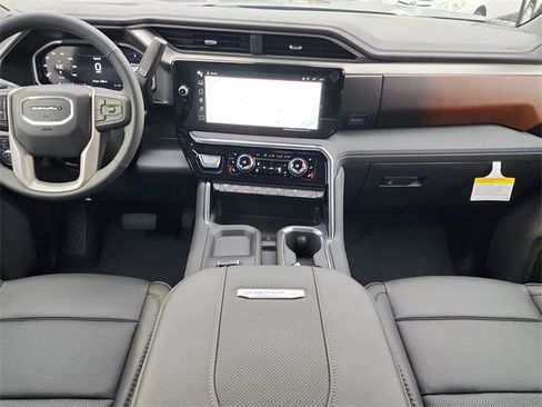 New 2026 GMC Sierra 3500 Denali w/ Denali Reserve Package image 23